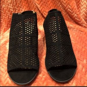 women's vida hooded low heel sandal